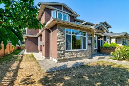 6808 Dunnedin Street, Burnaby, BC, Burnaby — Half Duplex for sale
