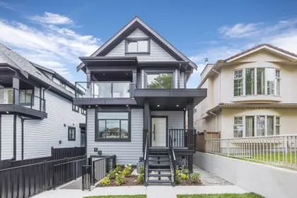 3436 E 4th Avenue, Vancouver, BC, Vancouver — Half Duplex for sale