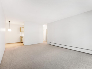 204 155 E 5th Street, North Vancouver, BC, North vancouver — Apartment/Condo for sale
