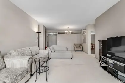 209 7600 Moffatt Road, Richmond, BC, Richmond — Apartment/Condo for sale