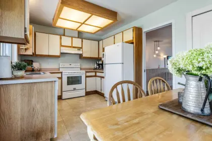45563 Spruce Drive, Chilliwack, BC, Chilliwack — Single Family Residence for sale