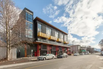 302 37762 Third Avenue, Squamish, BC, Squamish — Townhouse for sale