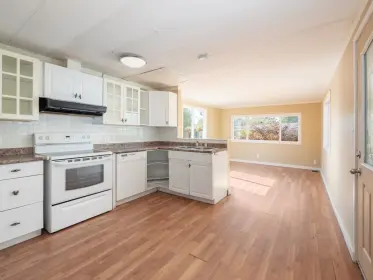 55 1413 Sunshine Coast Highway, Gibsons, BC, Gibsons — Manufactured Home for sale