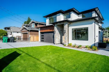 7946 14th Avenue, Burnaby, BC, Burnaby — Single Family Residence for sale
