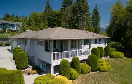5532 Derby Road, Sechelt, BC, Sechelt — Single Family Residence for sale