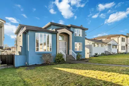 8362 13 Avenue, Burnaby, BC, Burnaby — Single Family Residence for sale