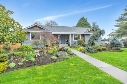 13330 14a Avenue, Surrey, BC, Surrey — Single Family Residence for sale