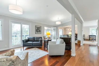 13330 14a Avenue, Surrey, BC, Surrey — Single Family Residence for sale