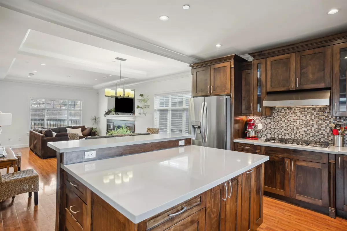 Family Room Photo of 585 W 60th Avenue, Vancouver, BC