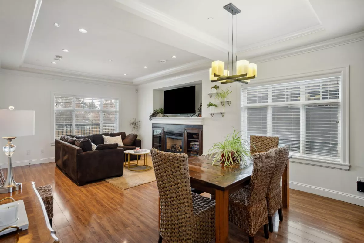 Living Room Photo of 585 W 60th Avenue, Vancouver, BC