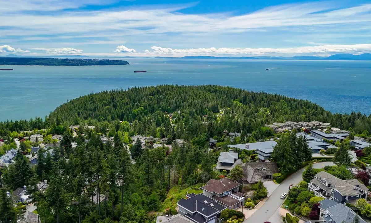 Community Amenities Photo (Clubhouse) of 5401 West Vista Court, West Vancouver, BC