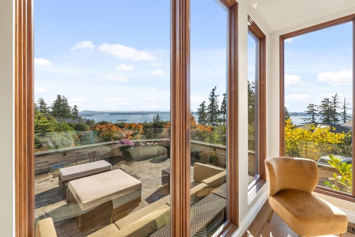 Dining Area Photo of 5401 West Vista Court, West Vancouver, BC
