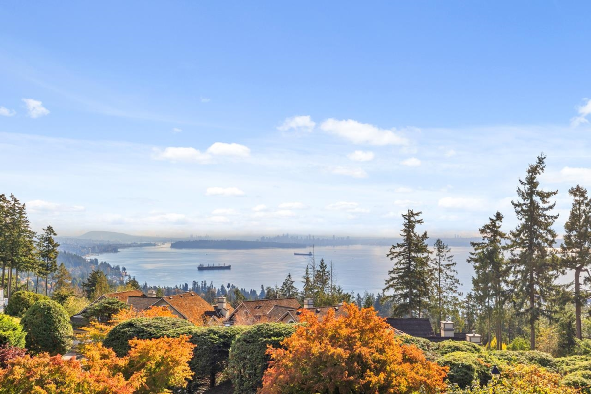 Laundry Room Photo of 5401 West Vista Court, West Vancouver, BC