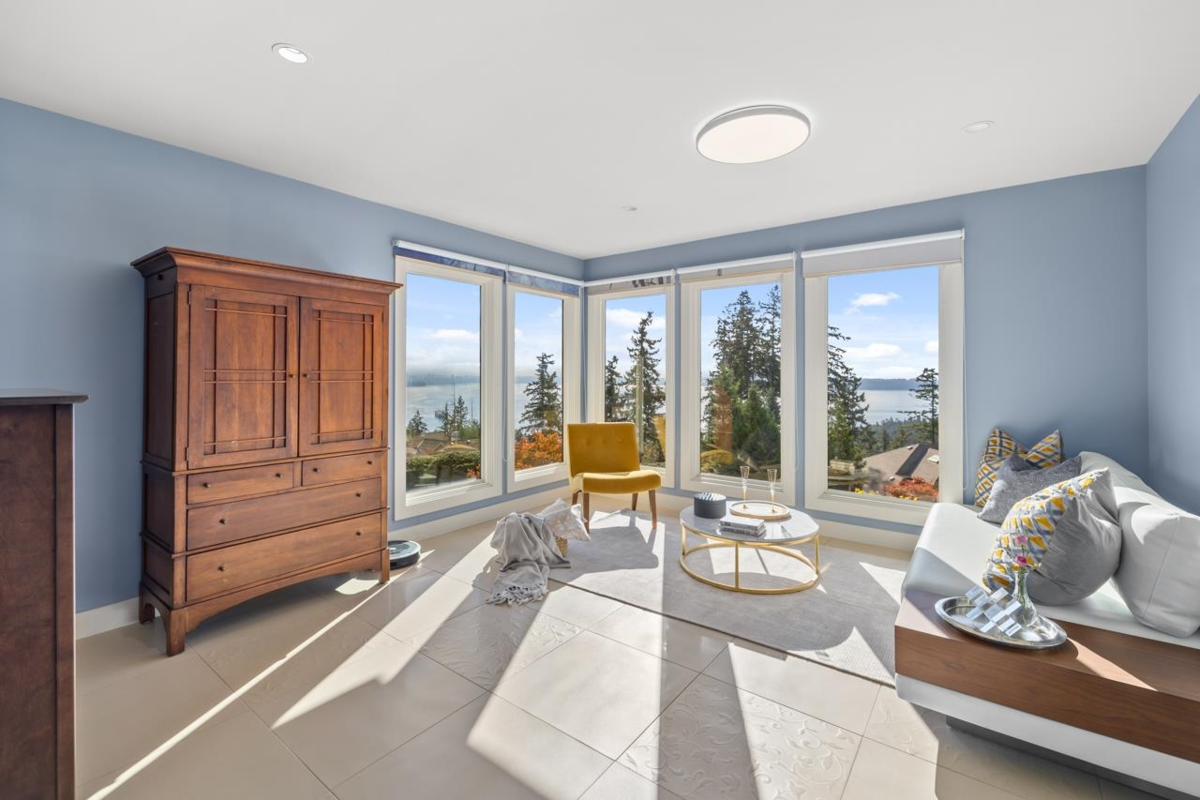 Office / Den Photo of 5401 West Vista Court, West Vancouver, BC