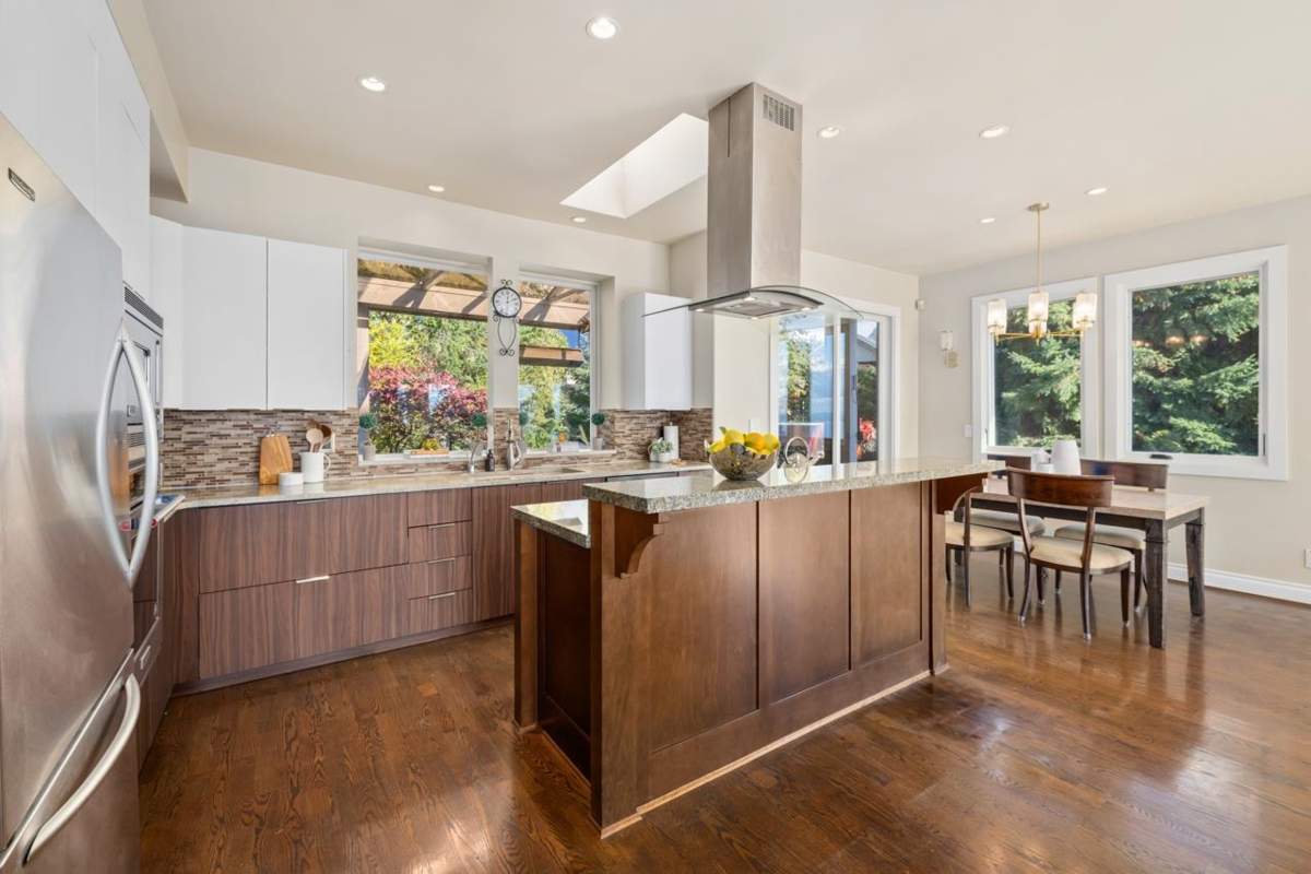 Pantry Photo of 5401 West Vista Court, West Vancouver, BC