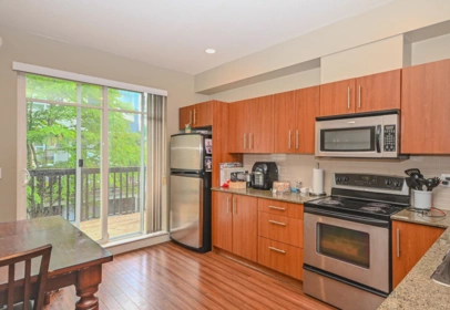 32 7088 191 Street, Surrey, BC, Surrey — Townhouse for sale