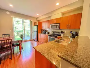32 7088 191 Street, Surrey, BC, Surrey — Townhouse for sale