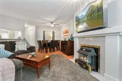 202 19528 Fraser Highway, Surrey, BC, Surrey — Apartment/Condo for sale