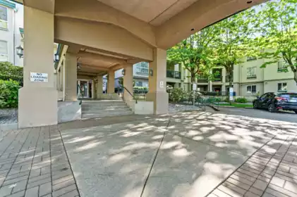 202 19528 Fraser Highway, Surrey, BC, Surrey — Apartment/Condo for sale