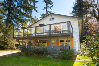 407 Cardena Drive, Bowen Island, BC, Bowen Island — Single Family Residence for sale
