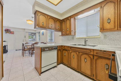 Breakfast Nook Photo of 919 E 39th Avenue, Vancouver, BC