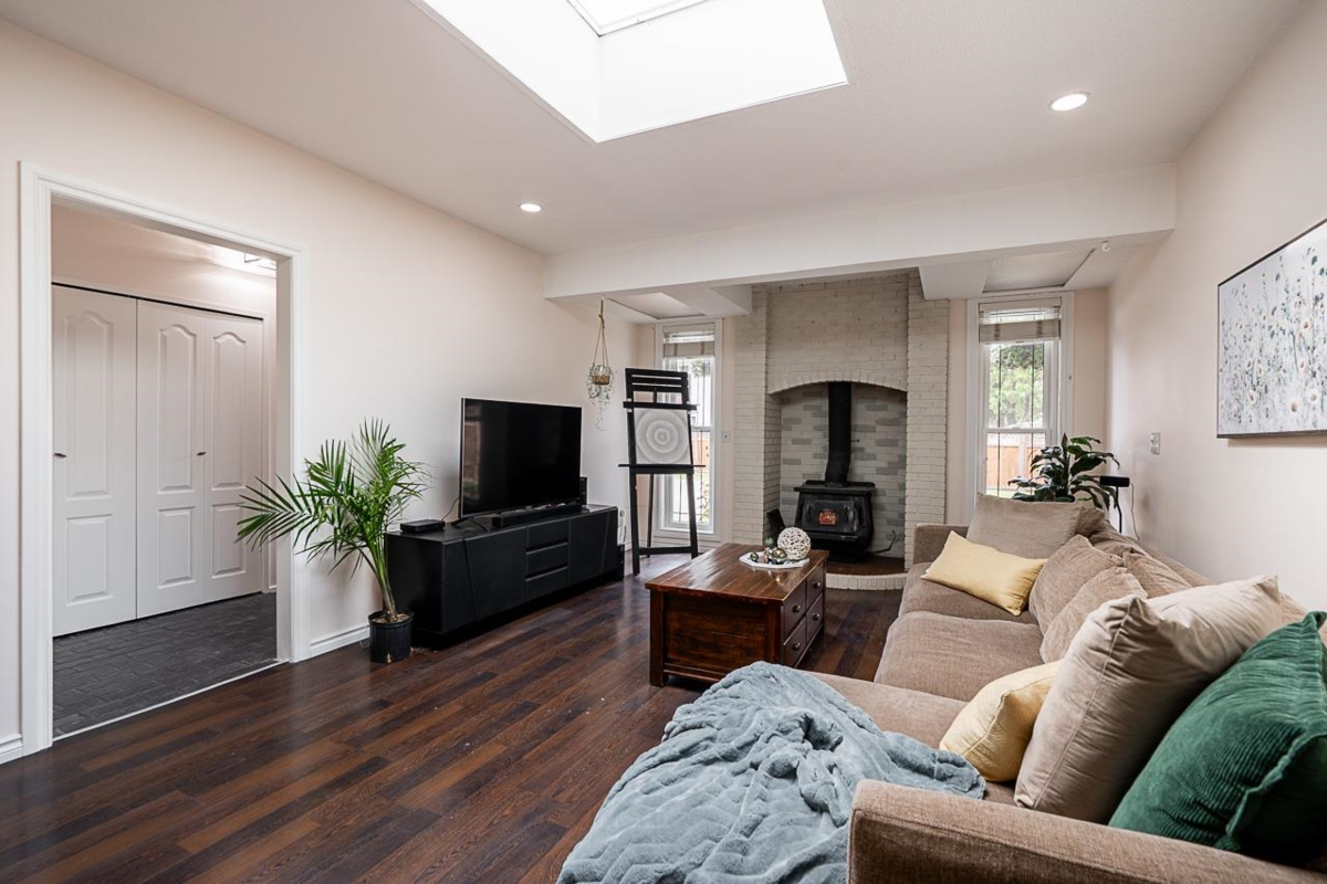 Dining Area Photo of 2 46338 Mccaffrey Boulevard, Chilliwack, BC