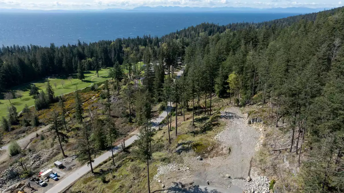 Loft / Bonus Room Photo of 814 Mcintosh Lane, Bowen Island, BC