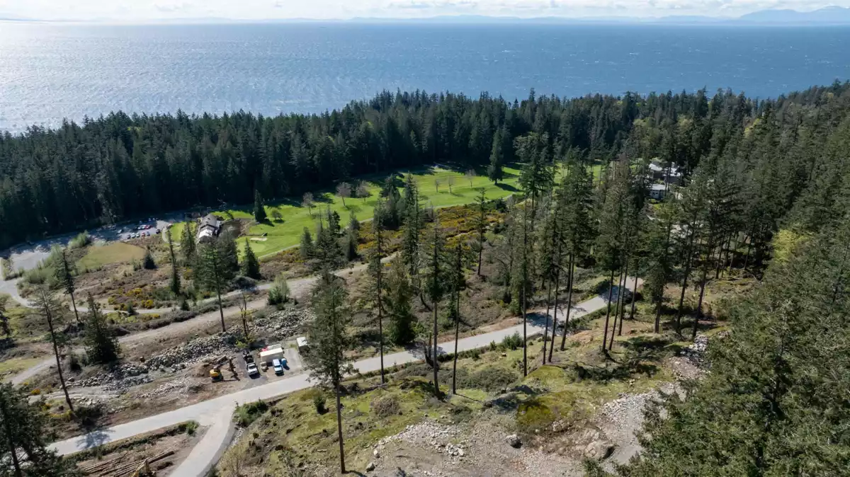 Office / Den Photo of 814 Mcintosh Lane, Bowen Island, BC