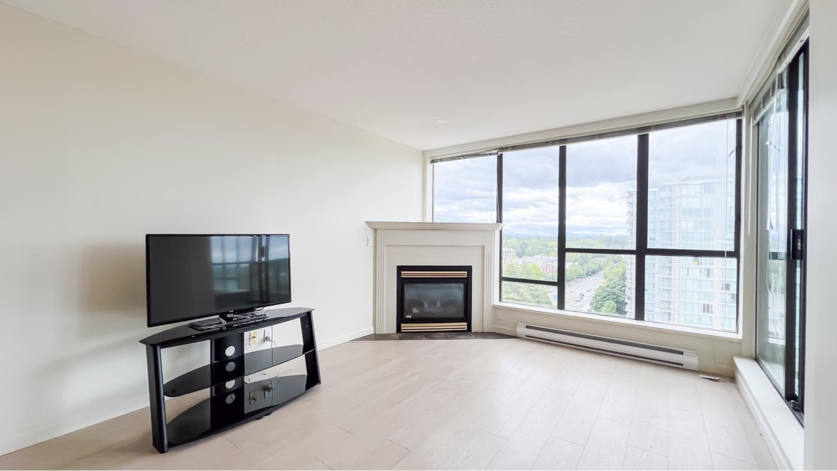 Kitchen Photo of 1305 8180 Granville Avenue, Richmond, BC