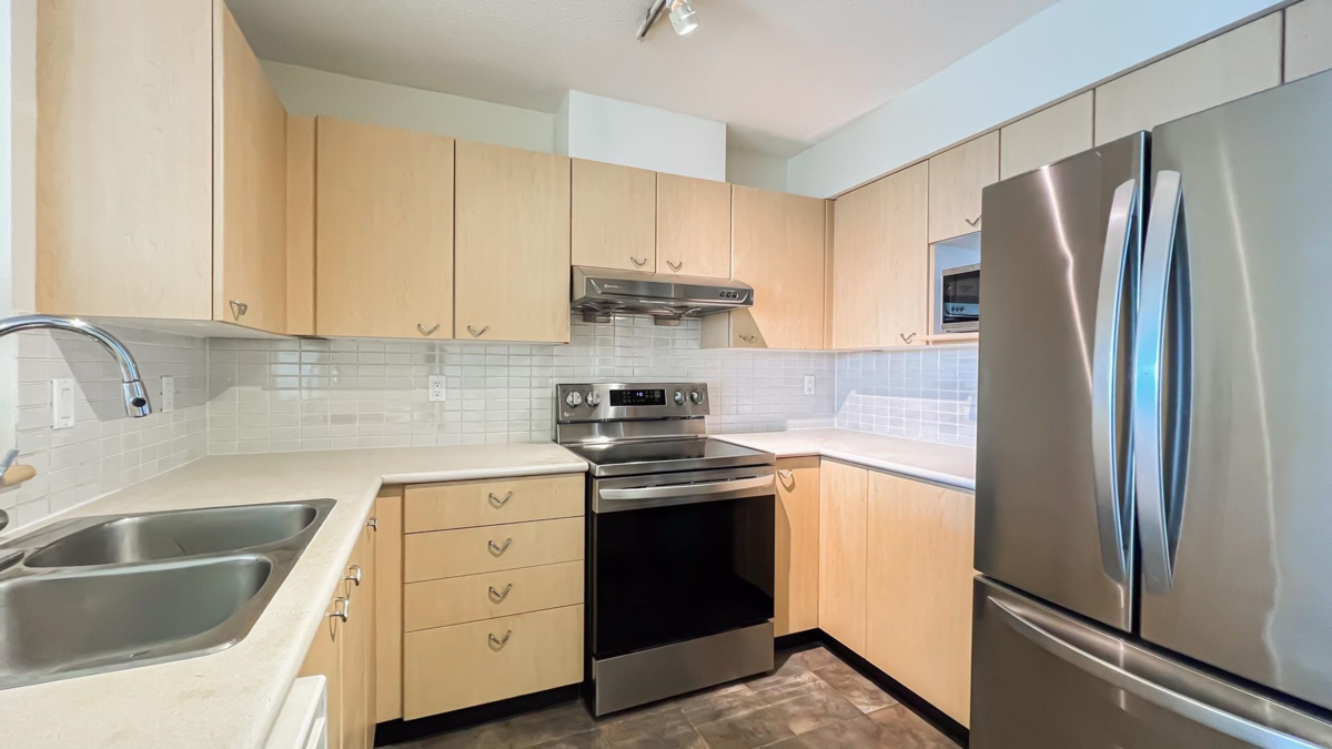 Primary Bathroom Photo of 1305 8180 Granville Avenue, Richmond, BC