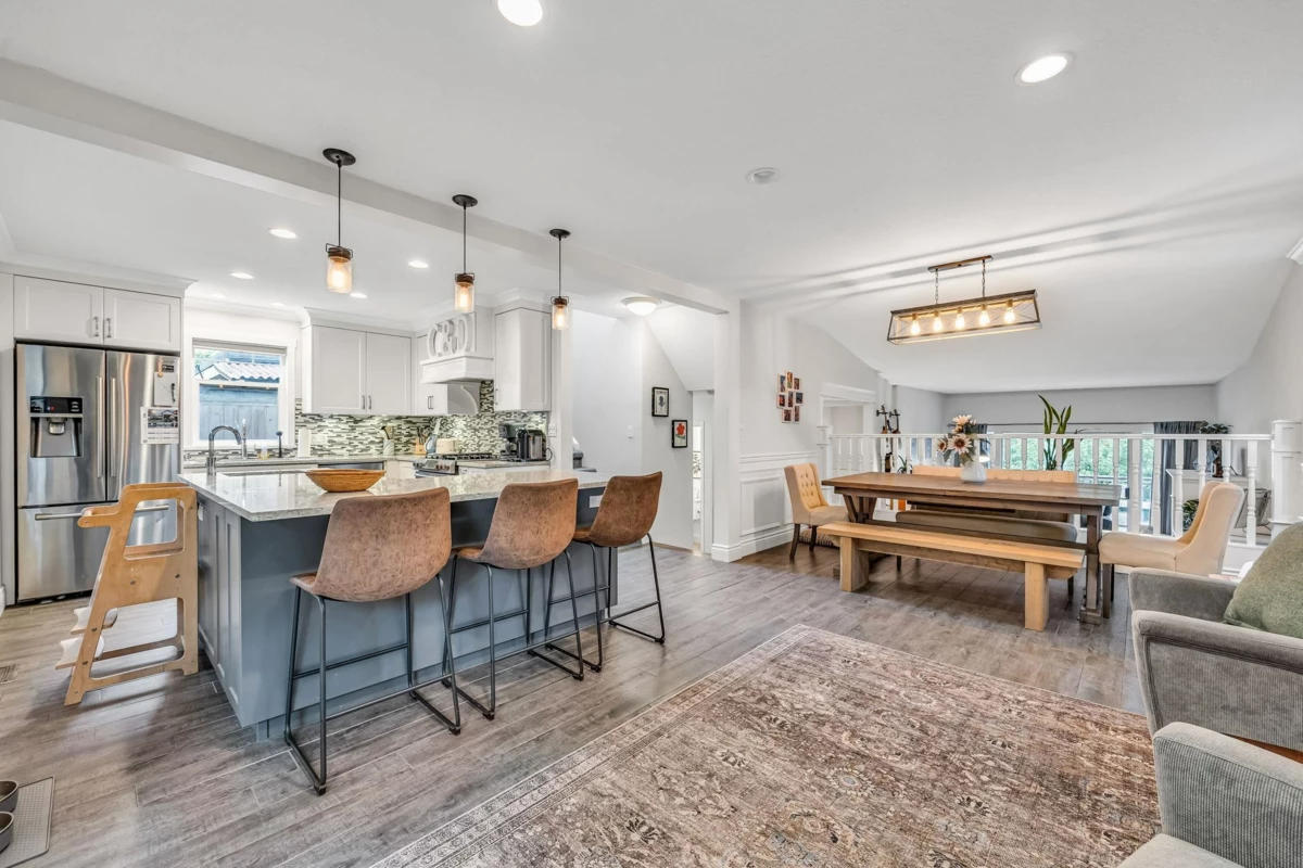 Living Room Photo of 333 Blair Avenue, New Westminster, BC