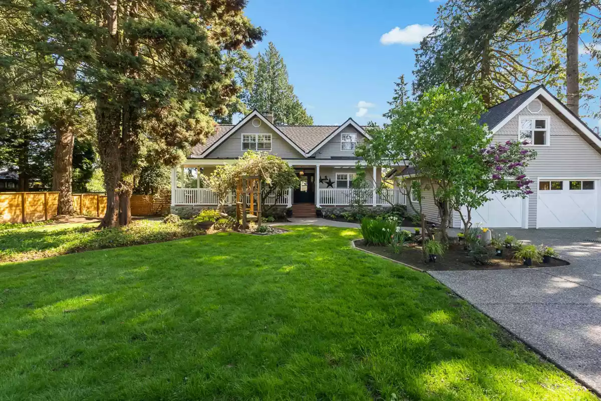 Exterior Front Photo of 13892 Marine Drive, White Rock, BC