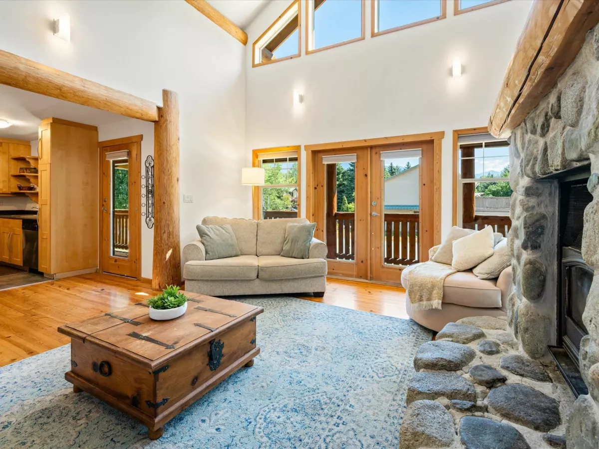 Dining Area Photo of 1474 Hemlock Street, Pemberton, BC
