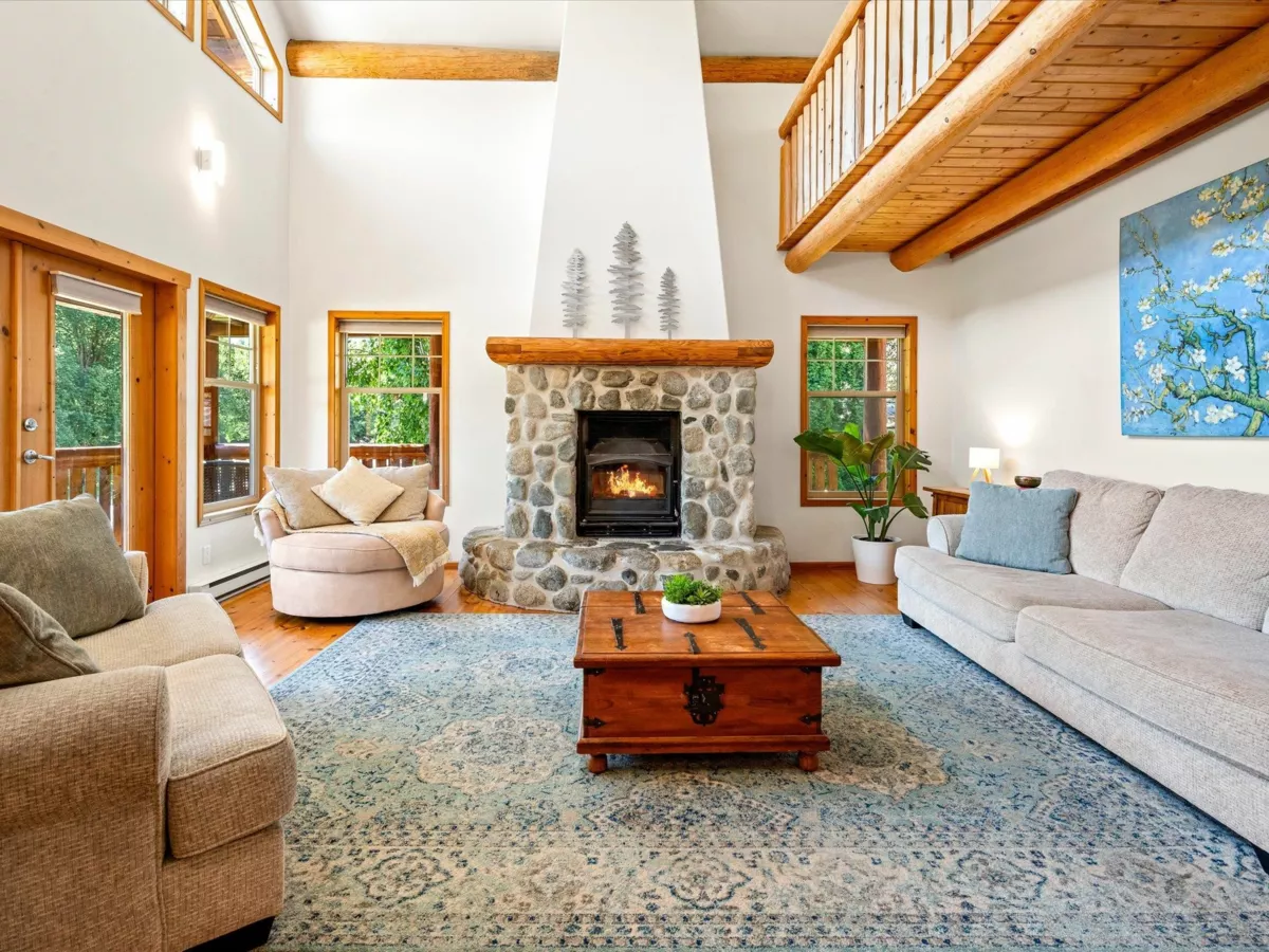 Living Room Photo of 1474 Hemlock Street, Pemberton, BC