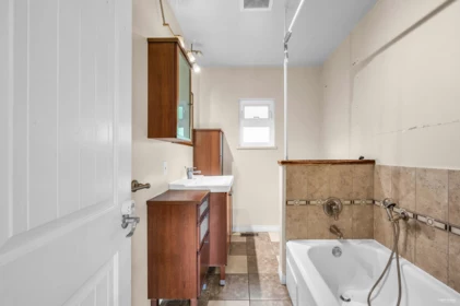 Powder Room Photo of 2705 Henry Street, Port Moody, BC