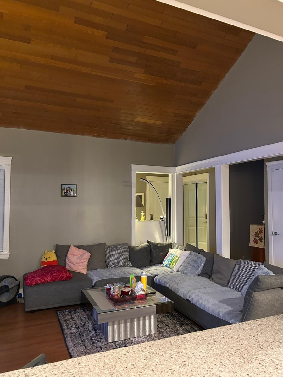 Kitchen Island Photo of 10690 Hollybank Drive, Richmond, BC