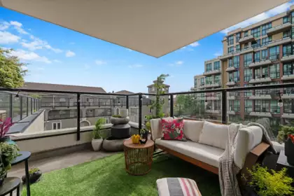 405 1 Renaissance Square, New Westminster, BC, New Westminster — Apartment/Condo for sale
