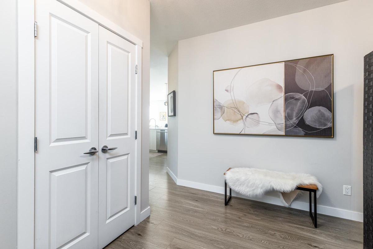 Family Room Photo of 501 20826 72 Avenue, Langley, BC