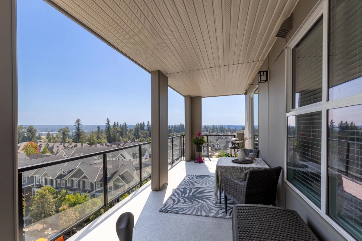 Front Yard Photo of 501 20826 72 Avenue, Langley, BC