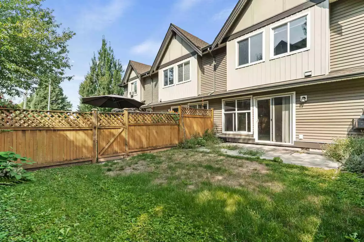 Backyard Photo of 7 5900 Jinkerson Road, Chilliwack, BC