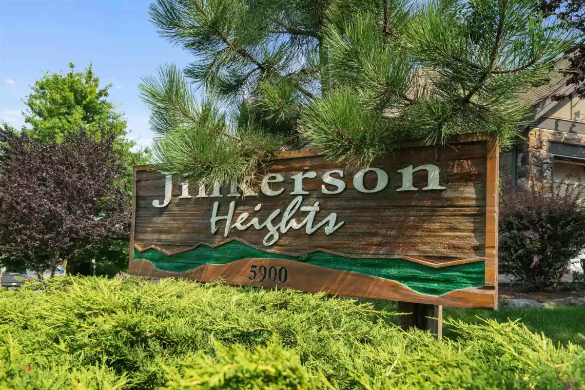 Living Room Photo of 7 5900 Jinkerson Road, Chilliwack, BC