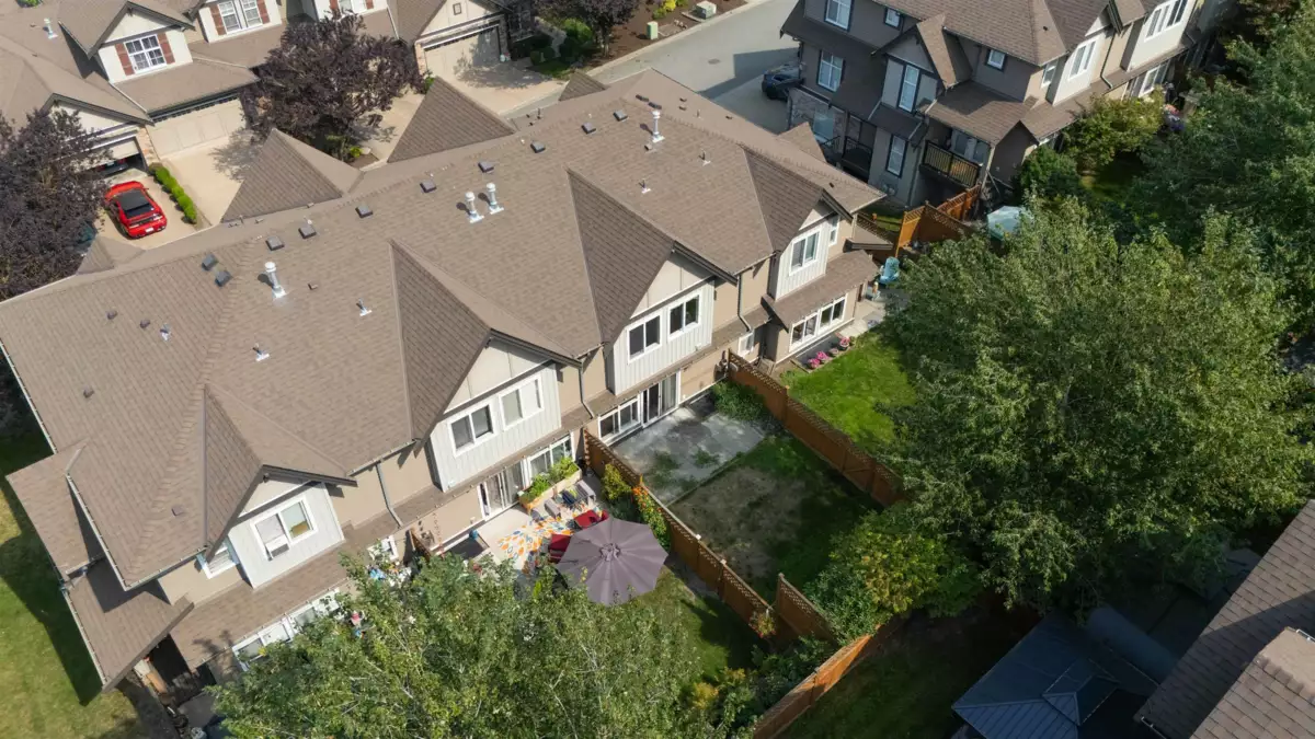 Swimming Pool Photo of 7 5900 Jinkerson Road, Chilliwack, BC