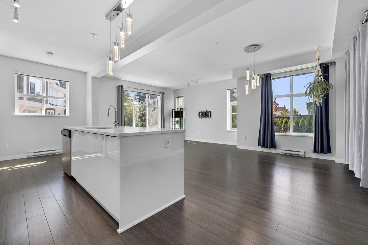 Living Room Photo of 2701 23061 Lougheed Highway, Maple Ridge, BC