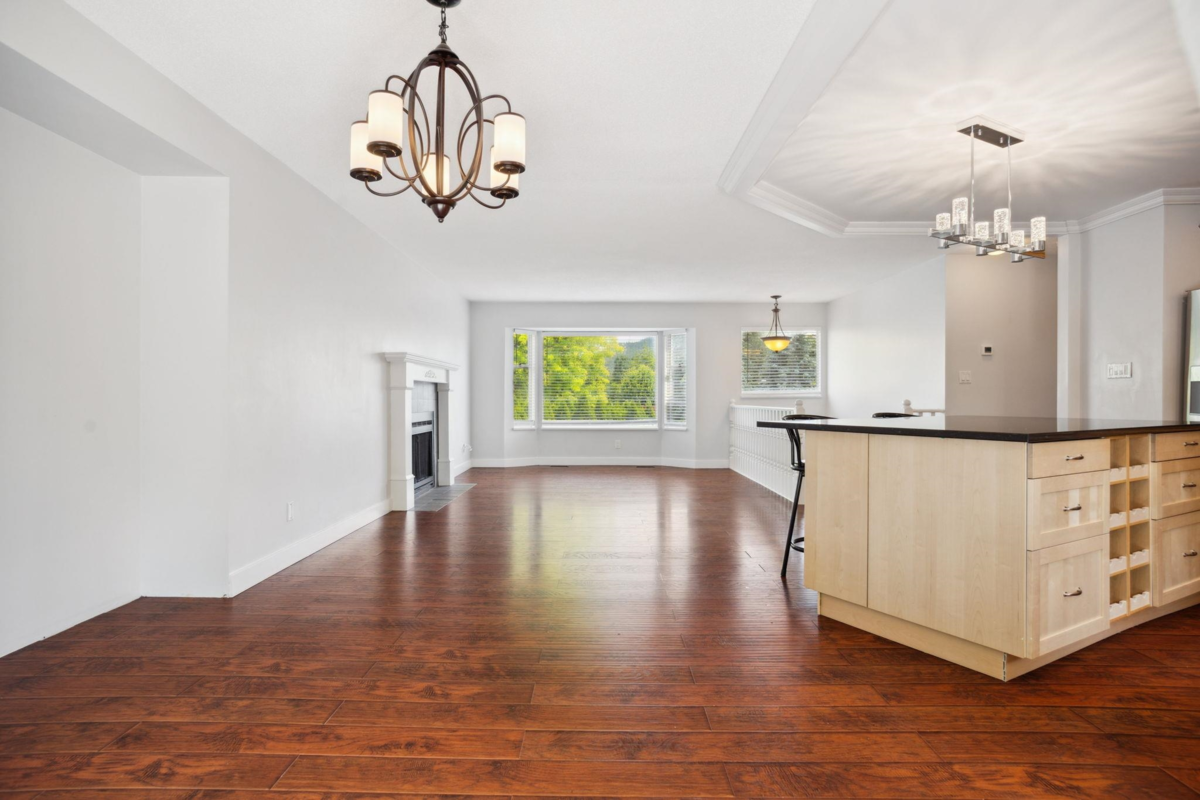 Breakfast Nook Photo of 11943 249 Street, Maple Ridge, BC