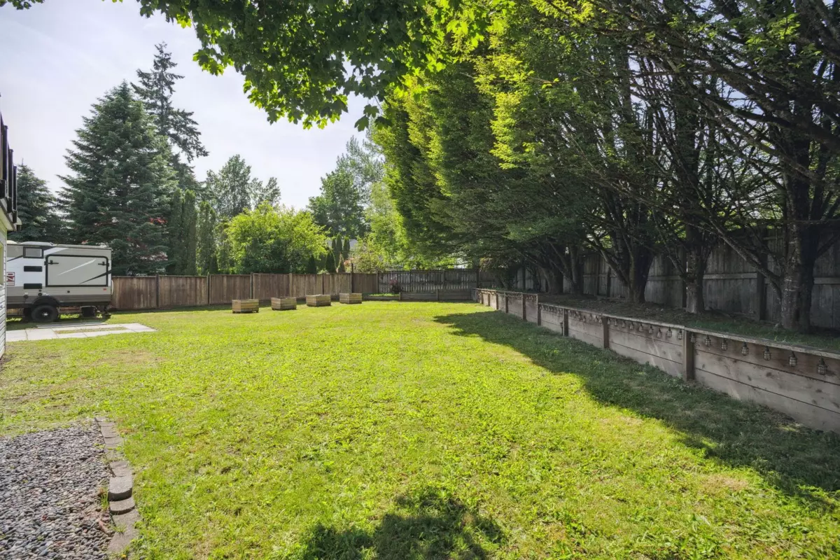 Garden / Landscaping Photo of 11943 249 Street, Maple Ridge, BC