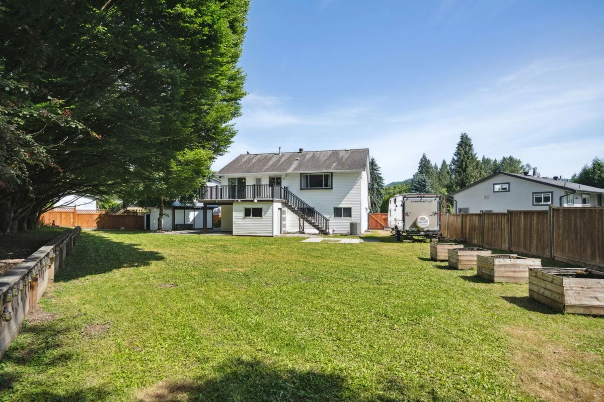 Hot Tub / Spa Photo of 11943 249 Street, Maple Ridge, BC