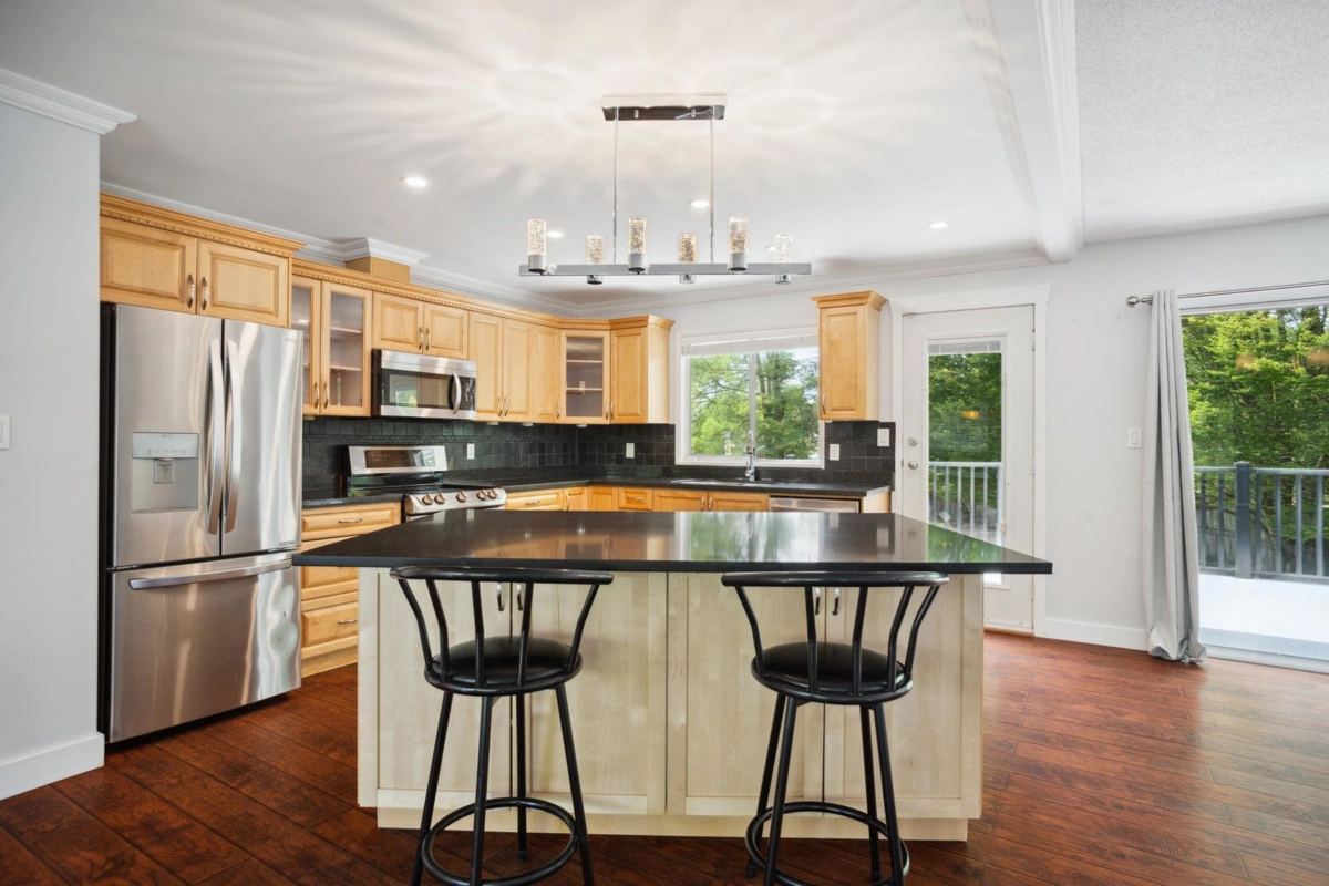Kitchen Photo of 11943 249 Street, Maple Ridge, BC