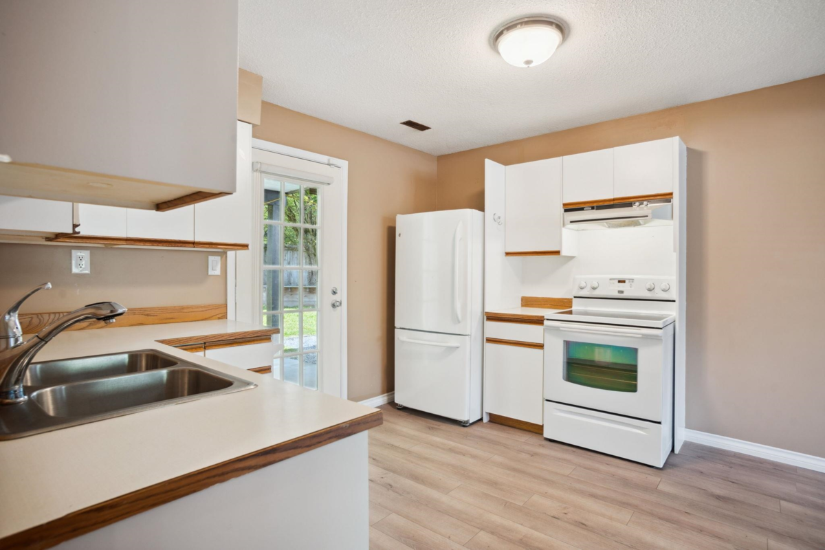 Laundry Room Photo of 11943 249 Street, Maple Ridge, BC
