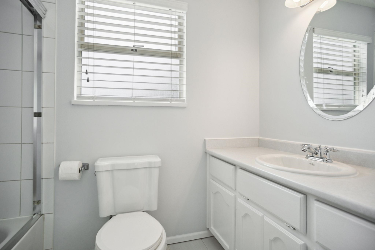 Powder Room Photo of 11943 249 Street, Maple Ridge, BC