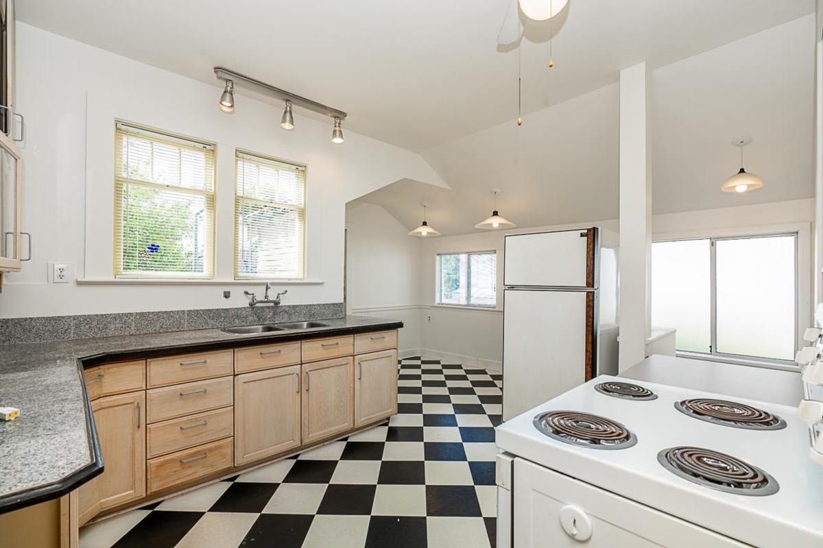 Bedroom 2 Photo of 7386 Humphries Avenue, Burnaby, BC